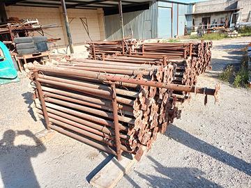 MATERIALE carpenteria cristi corti e puntelli