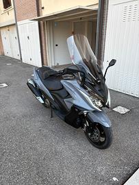 Kymco ak 550