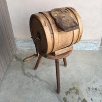 Antica burriera in legno