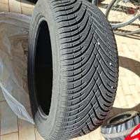 Gomme auto invernali 215 55 18
