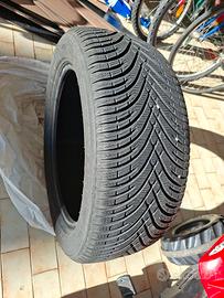 Gomme auto invernali 215 55 18