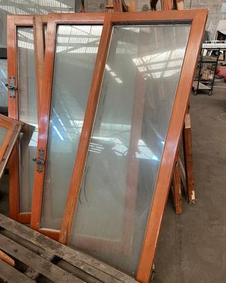Finestre legno douglas con  vetri doppi