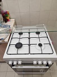 Forno con piano cottura 4 fuochi marca beko