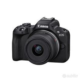 Canon EOS R50 con RF-S 18-45mm F4.5-6.3 IS STM