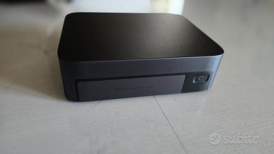 NAS Ugreen DXP480t Plus full SSD I5-1235u 8Gb DDR5