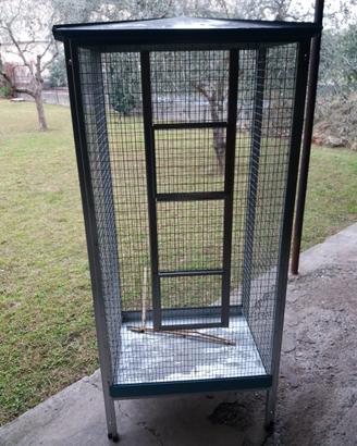 voliera per uccelli