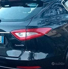 Maserati levante fari posteriori