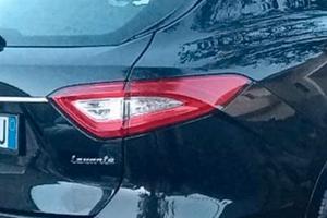 Maserati levante fari posteriori