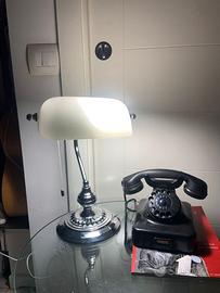 lampada da banchiere in acciaio e vetro bianco