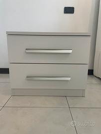 Vendita coppia comodini + comó moderno