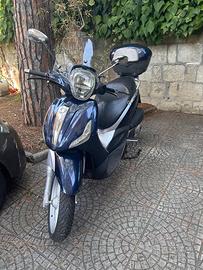 Beverly 300