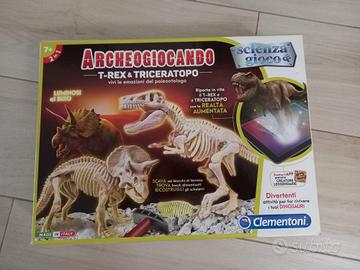 Archeogiocando T Rex e Triceratopo 