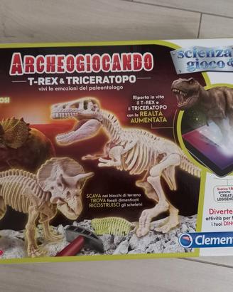 Archeogiocando T Rex e Triceratopo 