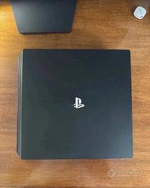 Playstation 4 Pro + 2 controller