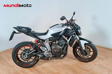 YAMAHA MT 07 - 2014