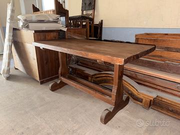 Tavolo legno con prolunghe rimovibili