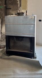 Termocamino a legna.