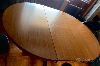 Tavolo rotondo in legno vintage