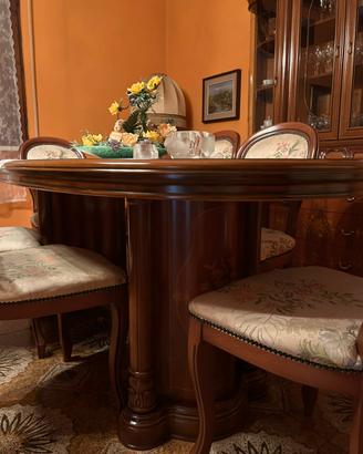 Tavolo con sedie vintage