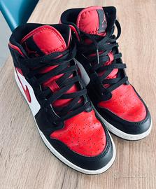 Nike air jordan mid 1