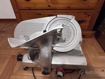 Affettatrice omas c330