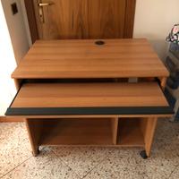 Scrivania porta pc