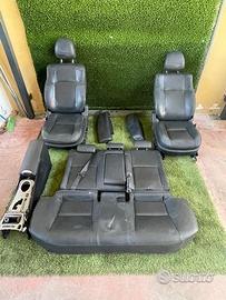 Toyota Avensis 2013 Tappezzeria completa