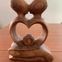 soprammobile in legno coppia maternità