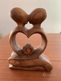 soprammobile in legno coppia maternità