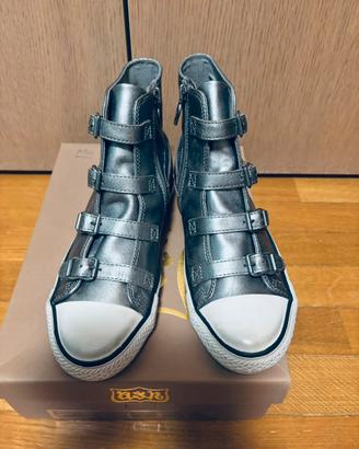 Sneaker ash