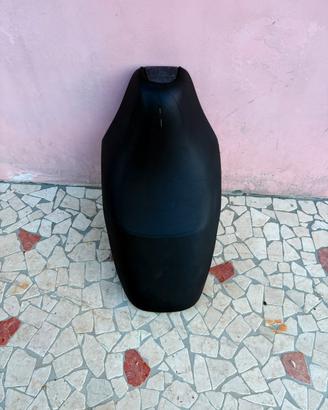 SELLA ORIGINALE PIAGGIO 50 2T NERA