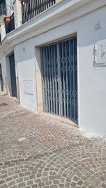 Locale uso negozio