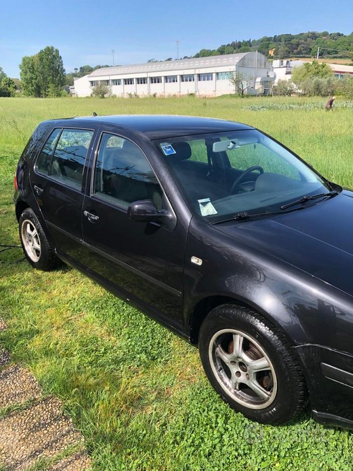 VOLKSWAGEN Golf 4ª serie