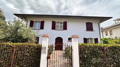 Appartamento di 300 m² con 4 locali e box auto dop