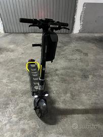 Monopattino ducati scrambler