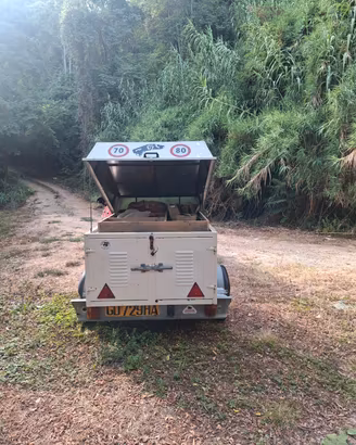 Rimorchio carrello auto per trasporto animali