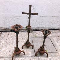 6 Antichi candelabri e crocifisso da altare