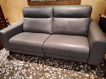 Divano in pelle blue