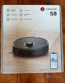 Roborock S8 robot aspirapolvere e lavapavimenti.