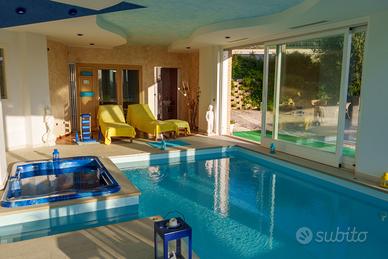 Piscina e jacuzzi Relax in villa da ago.uso esclus