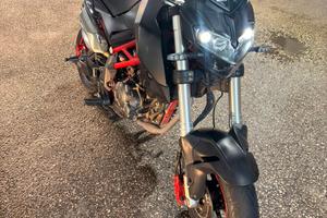 Benelli tnt 125 2018