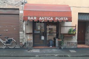 Bar-tavola fredda e patentino rivendita sigarette