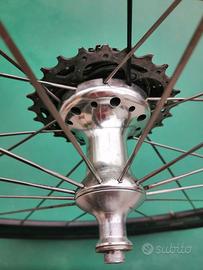 Campagnolo 11v ruota carbonio raggi titanio piatti