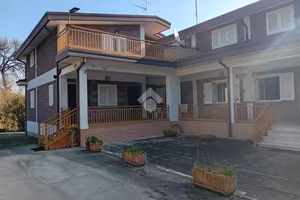 PORZIONE DI BIFAMILIARE A AVELLINO