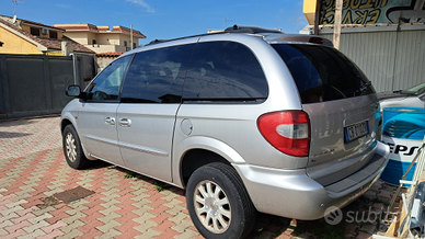 Chrysler vojager asi gancio traino