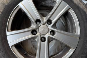 Cerchi in lega 15 pollici e gomme invernali