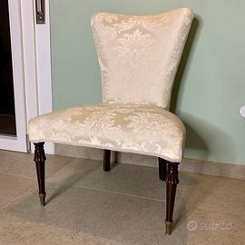 Poltroncina vintage damascata elegante