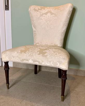 Poltroncina vintage damascata elegante