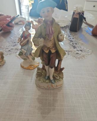 statuetta in porcellana