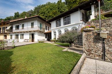 Casa d'epoca di ampia metratura con terreno